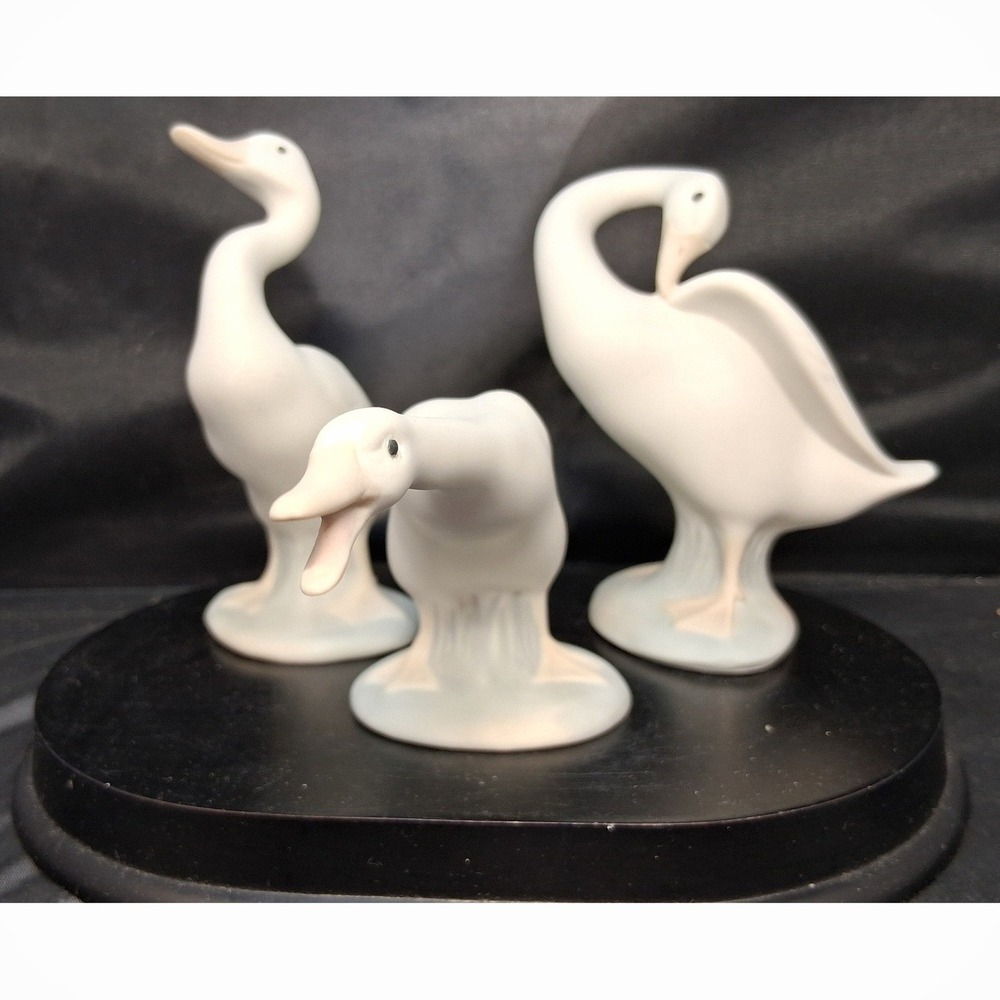 Lladro Matte White Porcelain Duck Figurine Trio Set Handcrafted Spain Vintage